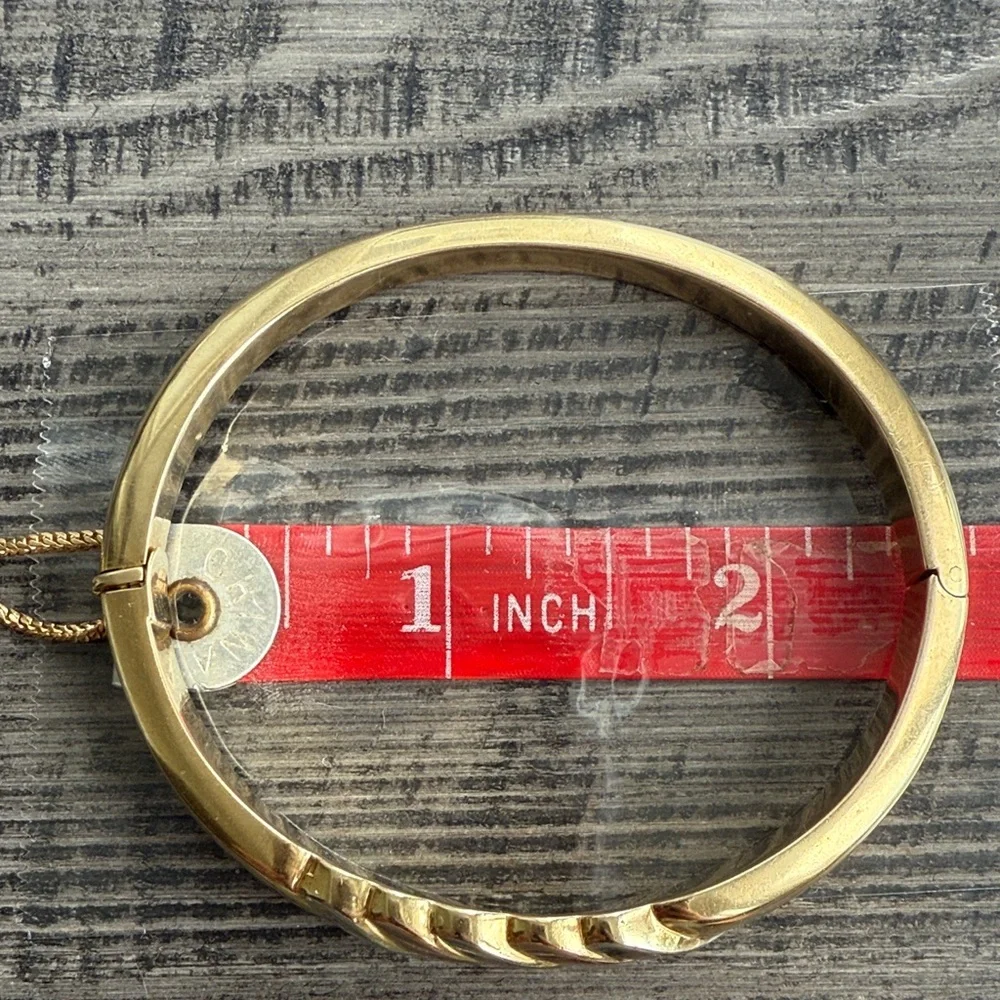 14k gold Italian bangle Bracelet almost 20 grams - Picture 3 of 16